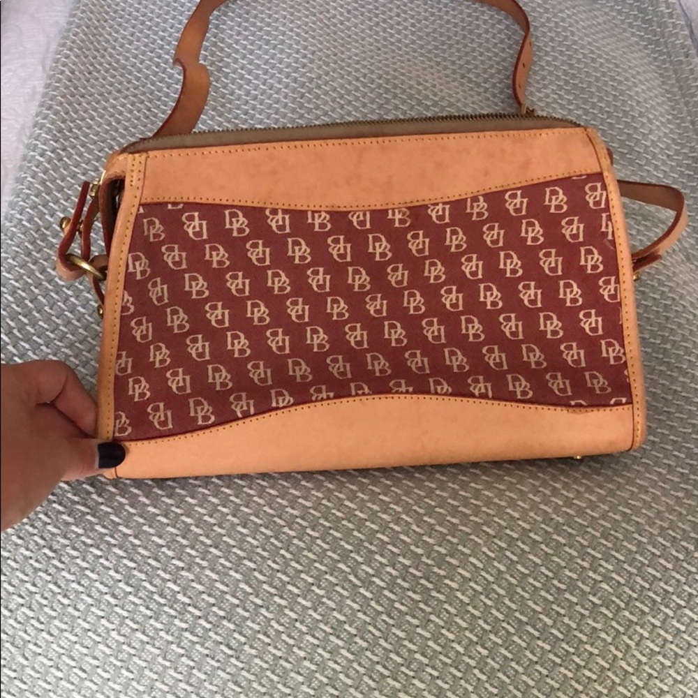 Dooney & Bourke adjustable crossbody/ shoulder bag